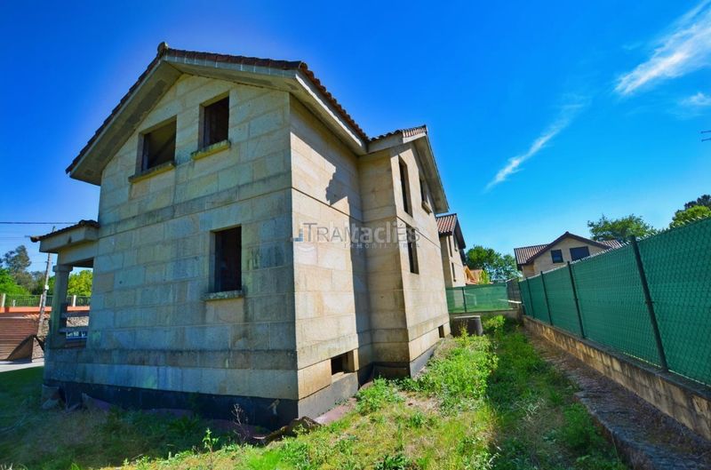 Foto d7c04273-cdb5-4017-b533-8a3a6b0a14f3. Xalet amb aparcament a Ponteareas