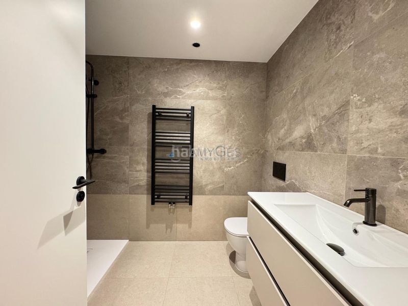 Foto 5fae1acb-9446-4ec7-a31b-6cd4a7be34ec. Pis amb calefacció aparcament a Teis Vigo