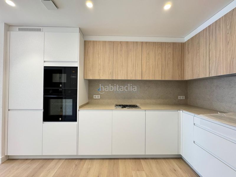 Foto 0a09f908-67d6-46d7-aac5-77b04377f48e. Pis amb calefacció aparcament a Teis Vigo