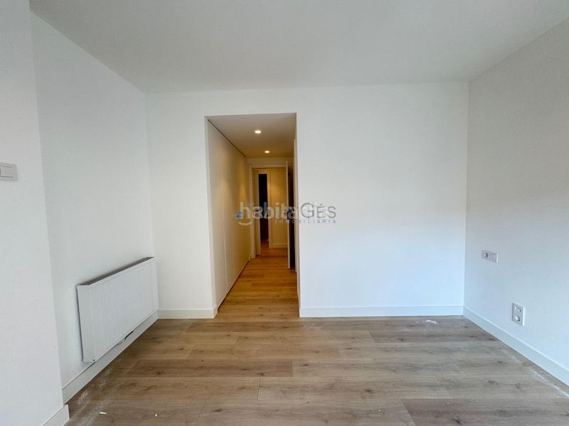 Foto 3326f124-540f-4e2a-8c3a-1b570a7c332b. Pis amb calefacció aparcament a Teis Vigo