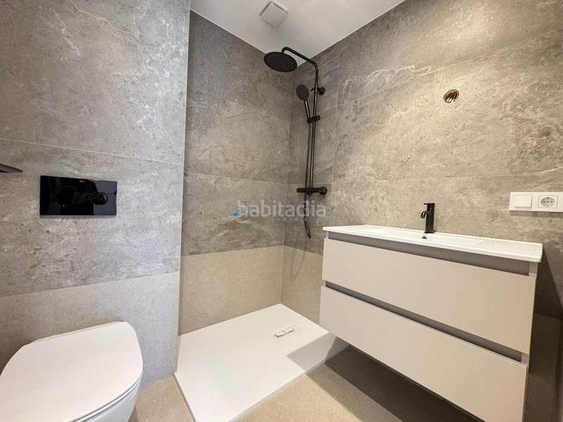 Foto 54b6ef30-b28a-4cfd-8224-a3b356f36bdd. Pis amb calefacció aparcament a Teis Vigo