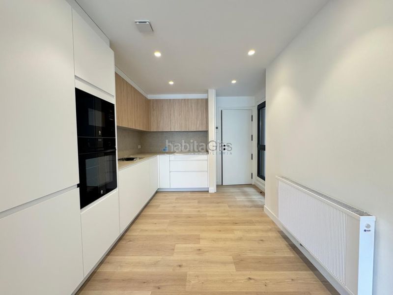 Foto 5ad303ec-a1e6-4d5a-8da7-2ed6d5c61d7c. Pis amb calefacció aparcament a Teis Vigo