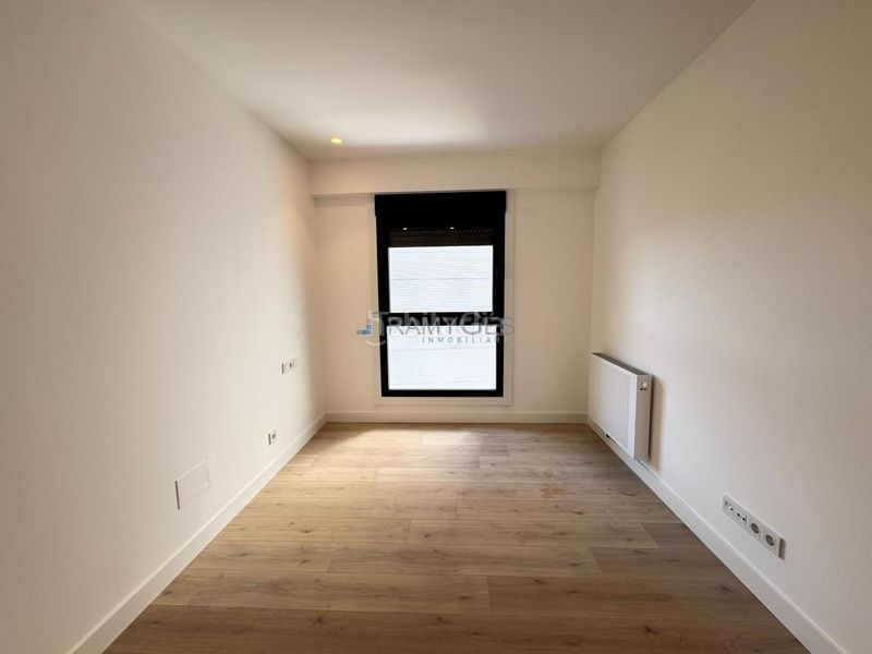 Foto 905385f1-34f8-417d-86dd-3b3f2efacf35. Pis amb calefacció aparcament a Teis Vigo