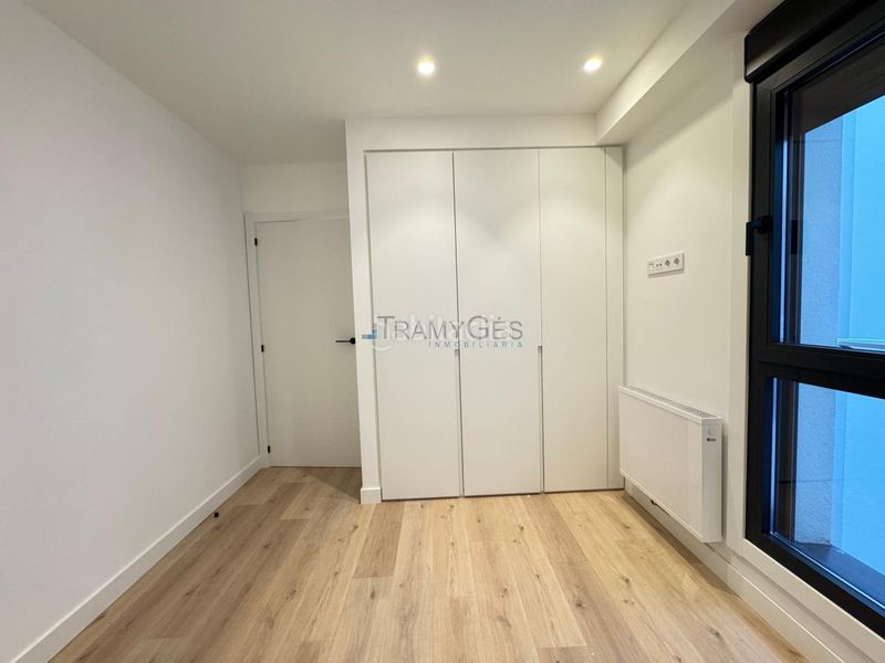 Foto c09a27b5-bff3-4d4c-a9fd-b1a692bf2359. Pis amb calefacció aparcament a Teis Vigo