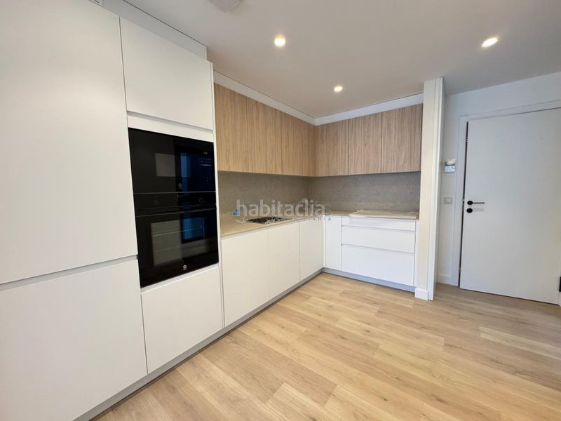 Foto cdbad5ae-f491-40e6-a81d-d404c98c4b28. Pis amb calefacció aparcament a Teis Vigo