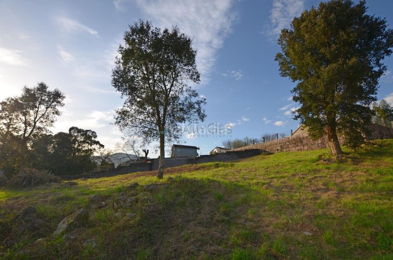 Foto bd1f83b4-2071-4429-842c-d69b636bf820. Terreny residencial a Tui