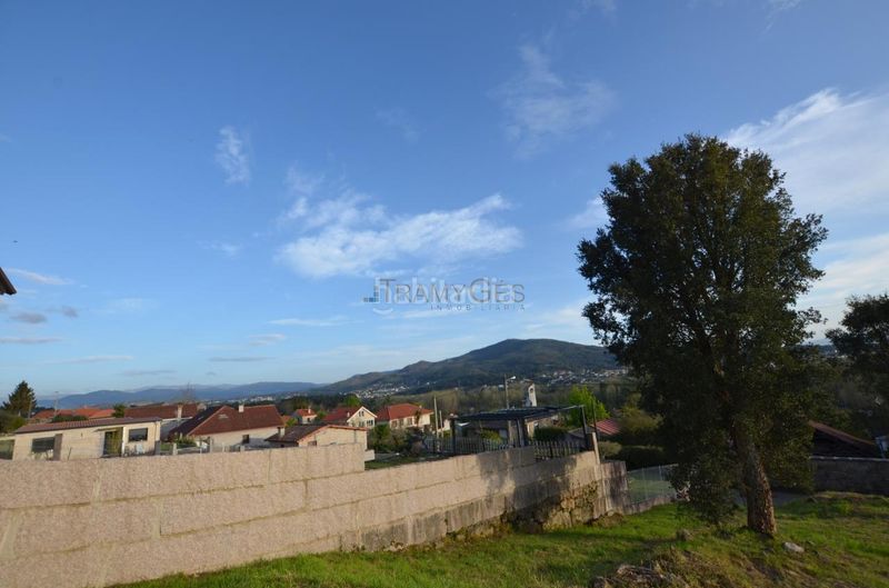 Foto f0ab08e4-4b23-42af-8af0-0b90e62c39d9. Terreny residencial a Tui