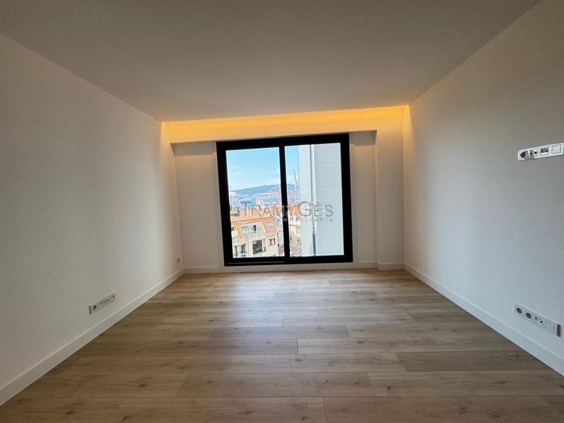 Foto 5d19f3eb-54ea-46a7-a51d-106f806fe6b8. Flat with heating parking in Teis Vigo