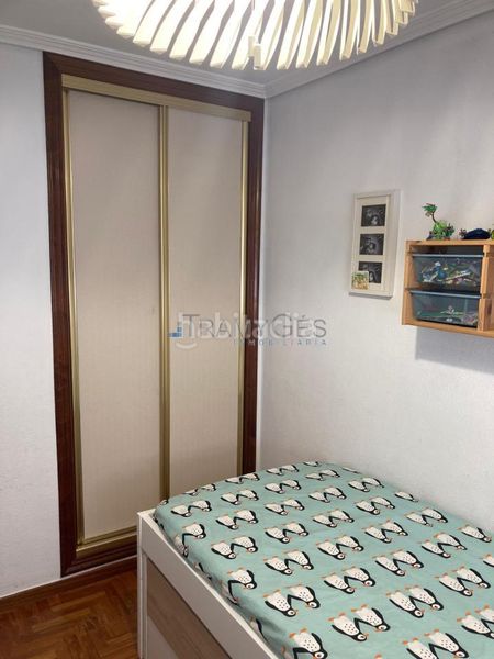 Foto 3b164577-a20b-4348-9fd8-9aa4c2840ea2. Pis amb calefacció aparcament a Nigrán centro Nigrán