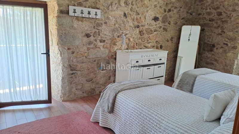 Foto d4772fd3-78e8-4a77-a707-cf50dbee3a02. Casa amb calefacció a Rosal (O)