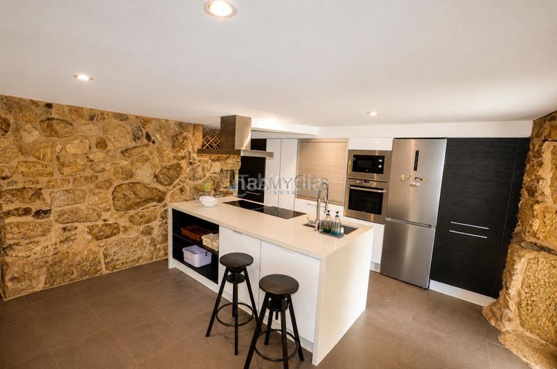 Foto d8b6d4d1-2bb4-4a3c-9d42-9fd4b97266aa. Casa amb calefacció a Rosal (O)