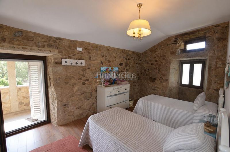 Foto f2d58398-fe2a-4141-8ad9-3ef1707904a3. Casa amb calefacció a Rosal (O)