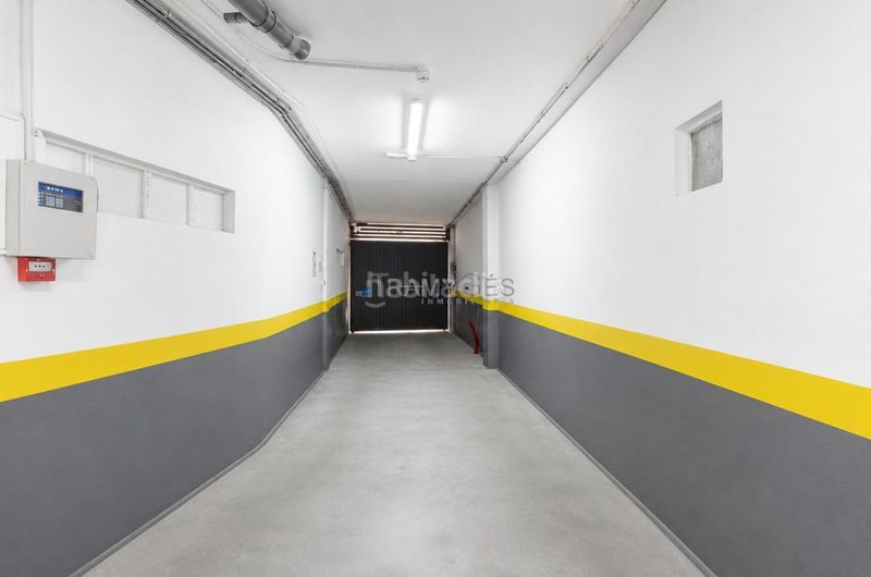 Foto 3f9543cd-00b6-461d-b367-88299883d40d. Aparcament cotxe a Guarda (A)