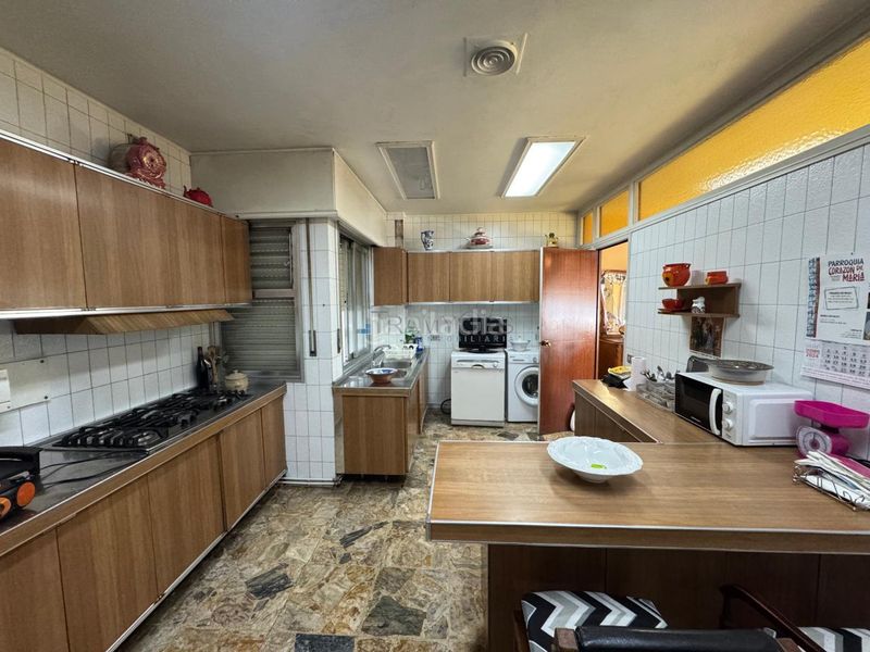 Foto 9156e5d2-a53a-4d06-bd67-3384d81ba092. Piso en Plaza España - Corte Inglés Vigo