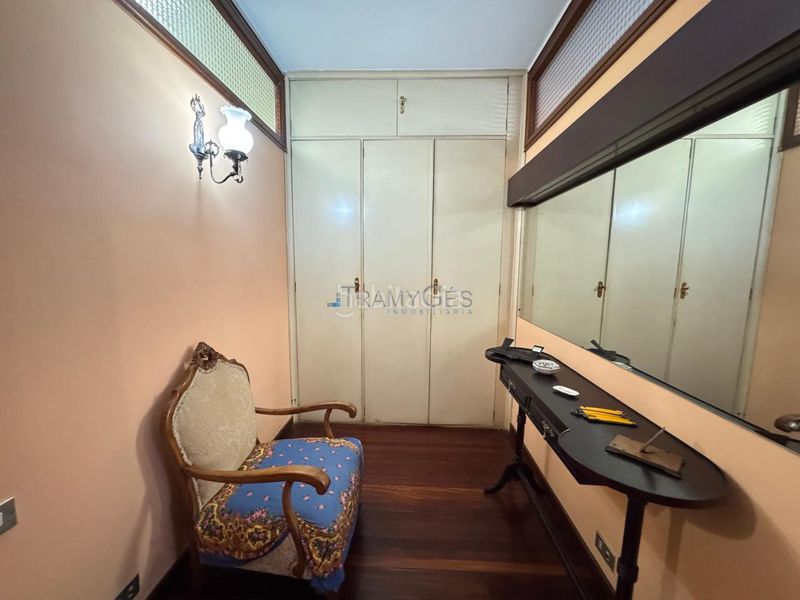 Foto b38ad3fb-29ef-4e39-a915-93434c477bd5. Piso en Plaza España - Corte Inglés Vigo