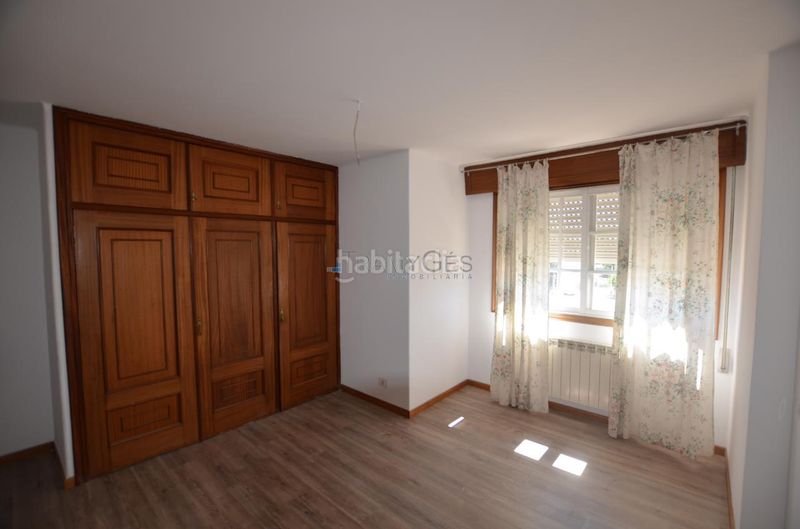 Foto 0f266be8-82be-4af9-96d5-86be2090a9fe. Casa aparellada amb calefacció aparcament a Tui