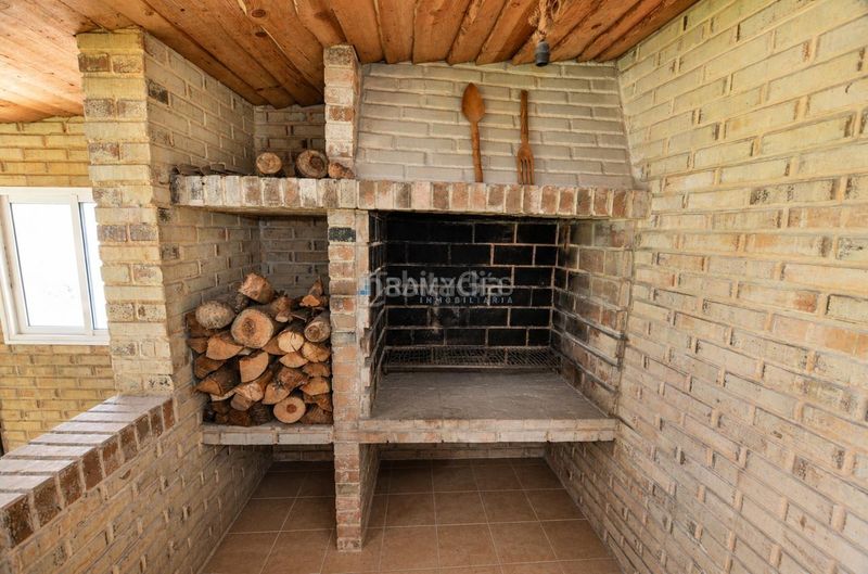 Foto 49e2f655-33e0-41e1-a08e-a85cbe504347. Casa aparellada amb calefacció aparcament a Tui