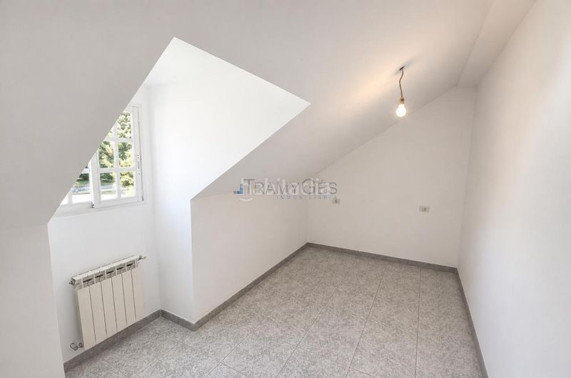 Foto 7b5bec5a-d0e7-4447-a879-7048c333d31c. Casa aparellada amb calefacció aparcament a Tui