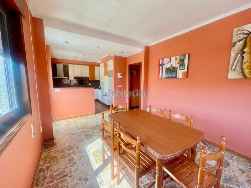 Foto f37f9b72-748a-4dd5-a690-82d16252b286. Casa amb calefacció a Rosal (O)