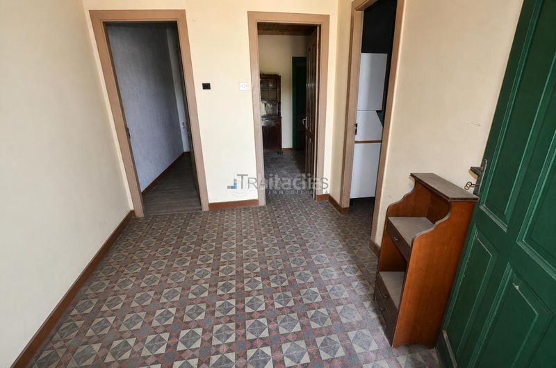 Foto c0e6a7a1-3743-44b5-93da-f6ae2b67f9e7. House with parking in Tomiño