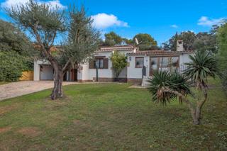 Casa a Carrer de marià manent 6. Casa independiente con jardín, piscina privada y garaje en begur