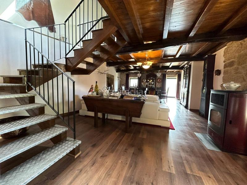 Foto 1ac743dd-c1e1-4fd4-8cf4-2107e14b3843. Casa con riscaldamento parcheggio in Beade