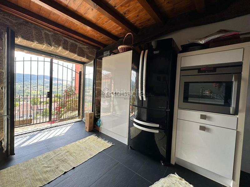 Foto b8884376-becb-4e6d-b43c-b2370690545c. Casa con riscaldamento parcheggio in Beade