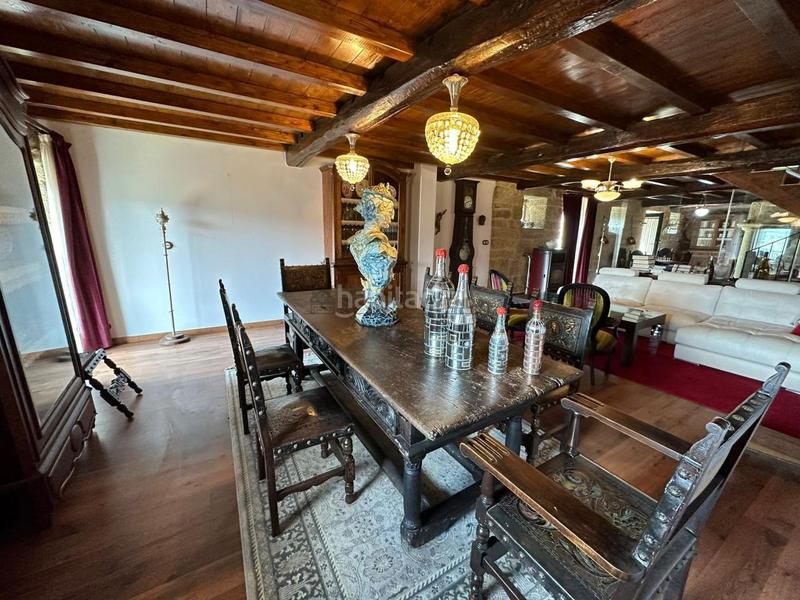 Foto bc17c8b7-9104-44b7-8d1c-349a8e385196. Casa con riscaldamento parcheggio in Beade