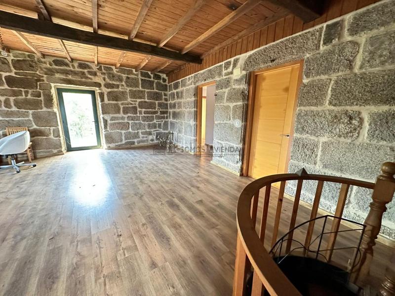 Foto 1eeed435-fb61-43b4-9ea4-d66a83c651be. Haus mit heizung in Beade