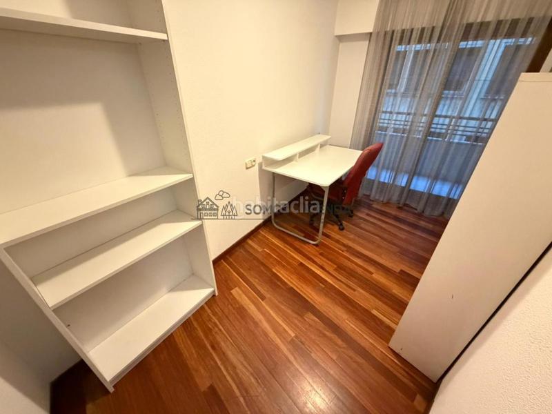 Foto ea1f8735-c381-4b5d-867b-895c454c8429. Lloguer apartament amb calefacció a Centro Ourense