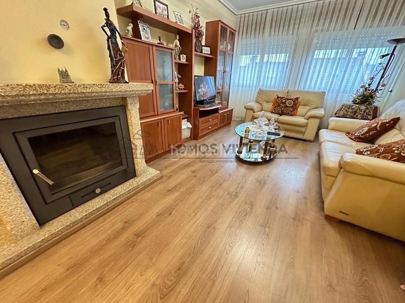 Foto 002a5377-423d-4184-a561-9cd40743b0b4. Casa bifamiliare con riscaldamento parcheggio in Barbadás