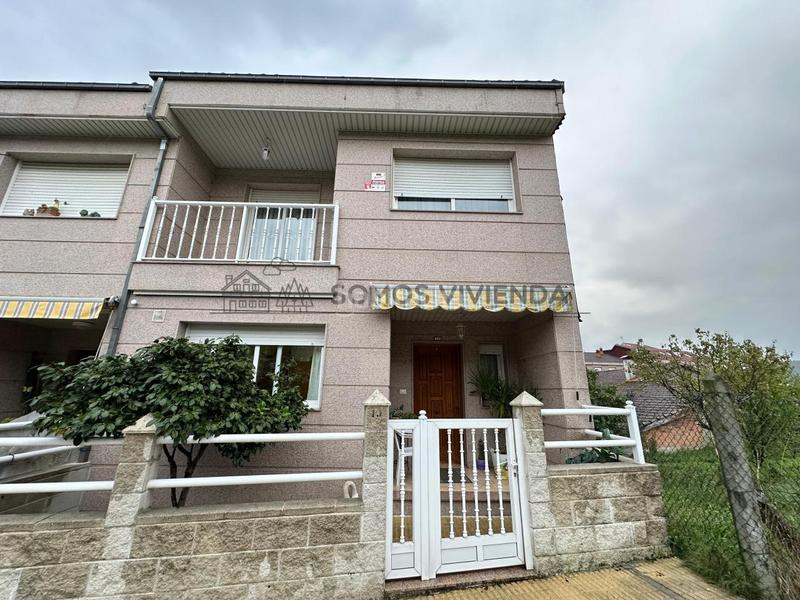 Foto 8cecc41a-6d28-4c4a-8b38-860fa0b0e496. Casa bifamiliare con riscaldamento parcheggio in Barbadás