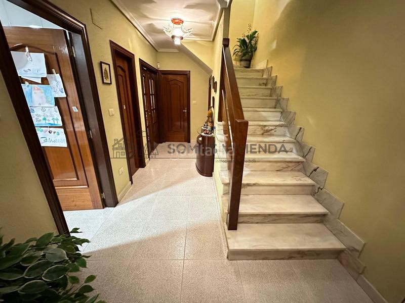 Foto 99e77899-9f54-4b62-b7b1-b3a758357144. Casa bifamiliare con riscaldamento parcheggio in Barbadás