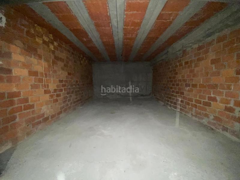 Foto add76928-7fcd-4e9c-b493-1ecaa991b1dc. Parking coche en Mariñamansa Ourense