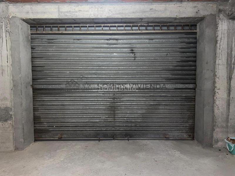 Foto cd34f264-cffd-4692-bb37-de64ba95ecf9. Parking coche en Mariñamansa Ourense