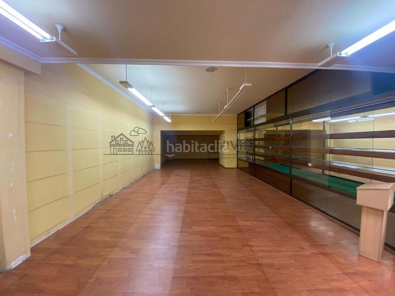 Foto 8445f708-7eb0-49a1-8692-ca93e6b30723. Location local commercial dans Centro Ourense