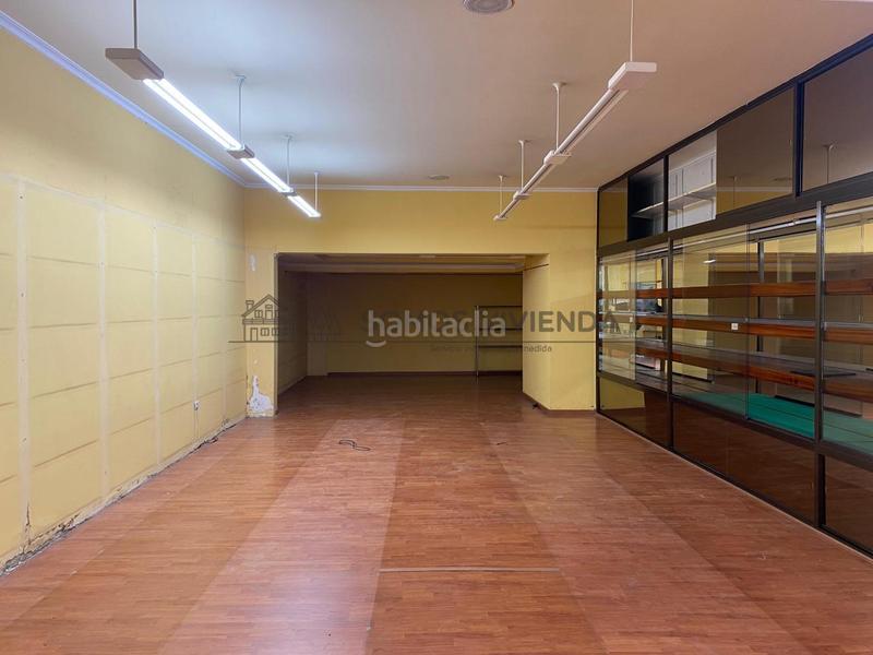 Foto f8faa145-3c58-49af-9c31-cb61eb10a542. Location local commercial dans Centro Ourense