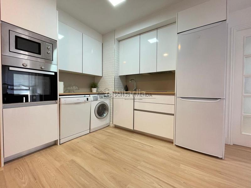 Foto f89bb3ac-c13c-4768-b5bd-94ae32244cb0. Apartament amb calefacció a Sanxenxo pueblo Sanxenxo