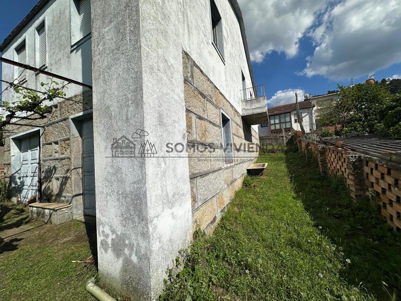 Foto f8ef93b2-b73f-4f0b-8dad-a7060406b6cc. Casa en As Lagoas Ourense