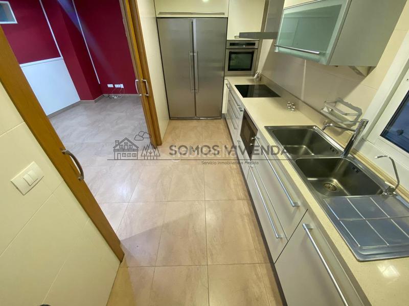 Foto 0c584d98-2036-45c5-8385-738eb063b4f4. Location appartement avec chauffage parking dans Centro Ourense