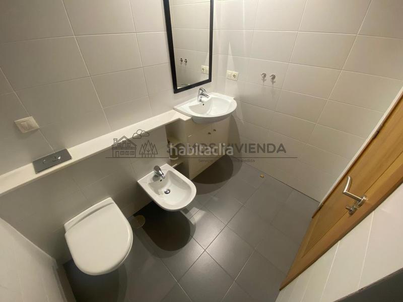 Foto 1400f3fe-af5a-4603-a9ba-85bf17232d95. Lloguer pis amb calefacció aparcament a Centro Ourense