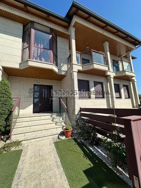 Foto 084409dd-da43-4e65-9e03-ffd3f8bd7fb8. Casa aparellada amb calefacció aparcament piscina a San Cibrao das Viñas