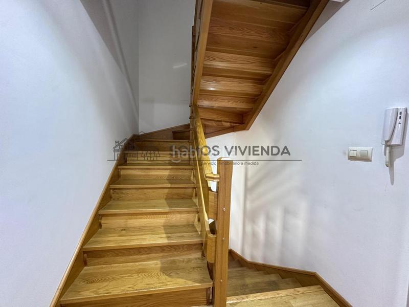 Foto 4fdc100d-3aad-4b22-8dd2-661dbd93cc1a. Casa aparellada amb calefacció aparcament piscina a San Cibrao das Viñas