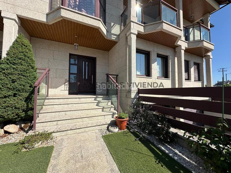 Foto 78204163-a85b-41a9-bd7a-d20040dd2a19. Casa aparellada amb calefacció aparcament piscina a San Cibrao das Viñas