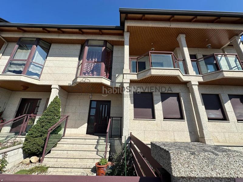 Foto 87186e4d-54a9-43c6-bb1f-6906a6a8fd90. Casa bifamiliare con riscaldamento parcheggio piscina in San Cibrao das Viñas