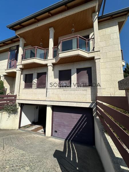 Foto b685f575-c8d3-4668-8de8-37bc63b3fcfd. Casa bifamiliare con riscaldamento parcheggio piscina in San Cibrao das Viñas