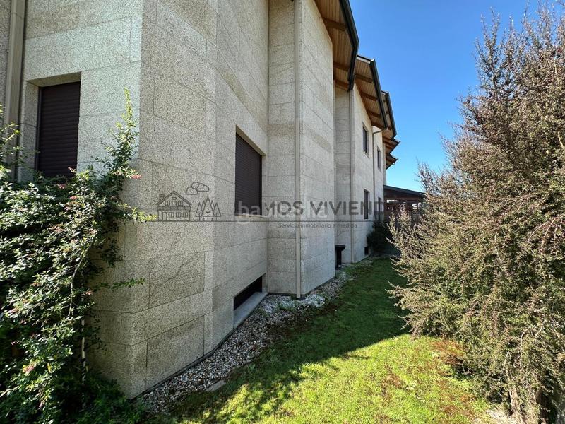Foto c2a14783-6ffa-401d-ab1b-b49cd7d7a201. Casa bifamiliare con riscaldamento parcheggio piscina in San Cibrao das Viñas
