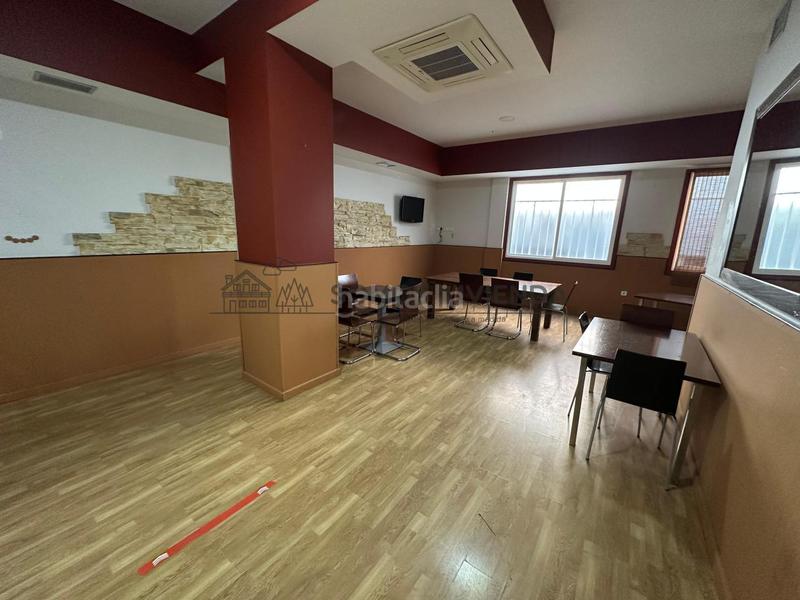 Foto 9fffe409-7b3a-4389-bb06-cba85675b975. Location local commercial dans Universidad Ourense