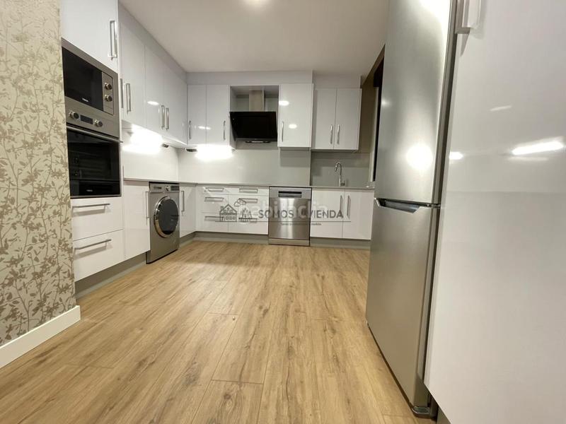 Foto 58b9eb9b-8fac-459c-92a3-126475875d69. Piso en Centro Ourense