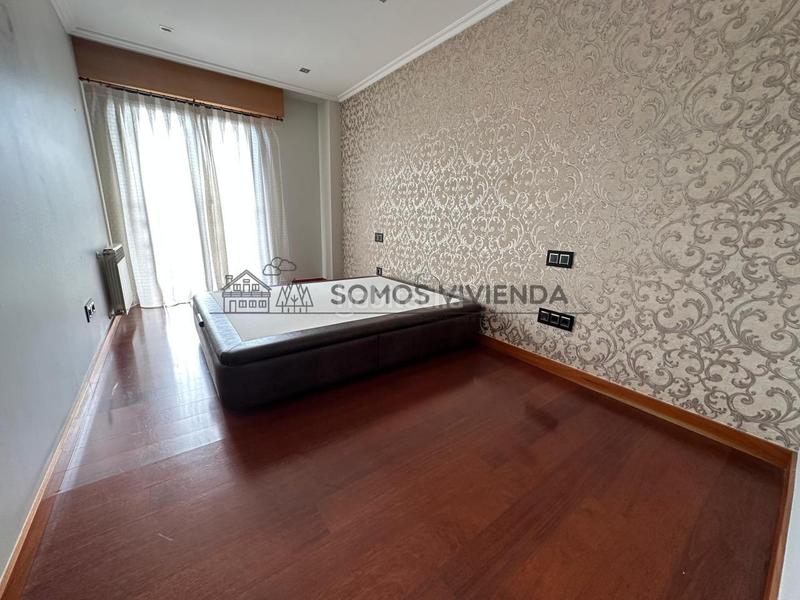 Foto 26f1334c-88a2-464e-bfed-6dffd9c73f12. Dúplex amb calefacció aparcament a San Rosendo Ourense